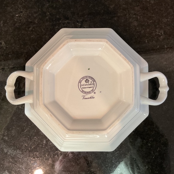 8 1/2" Round Covered Vegetable Bowl - Picture 7 of 10